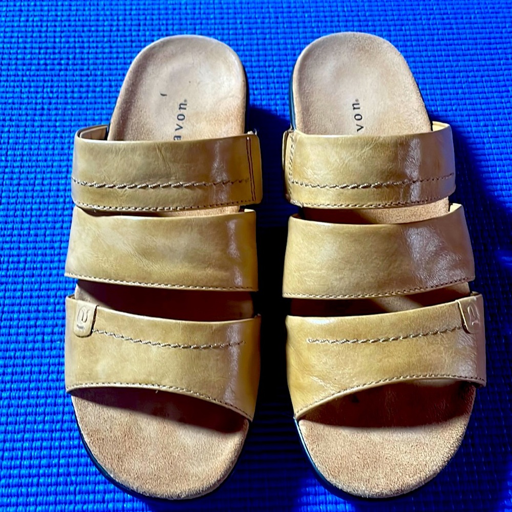Aragon Walking Shoes Size 6B